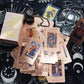 🔮 58% RABATT NU! ✨ Lyxig Gyllene Tarotkortlek – Inklusive Guidebok, Svart Sammetspåse & Spådomskort 🎴📖