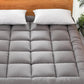 🛏️ 50% RABATT NU! Soft Quilted Mattress Topper – molnlik komfort, dubbelsidig design & andningsbar – perfekt för en djupare och mer återställande sömn ✨🛌